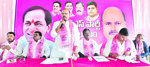 అభివృద్ధి చూపి ఓట్లు అడగండి 