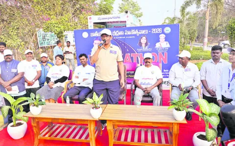 నిర్లక్ష్యంతోనే అధిక శాతం ప్రమాదాలు: వీసీ 