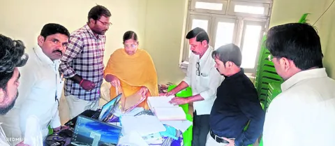 ఆన్‌లైన్‌ నమోదులో పొరపాట్లకు తావివ్వొద్దు  