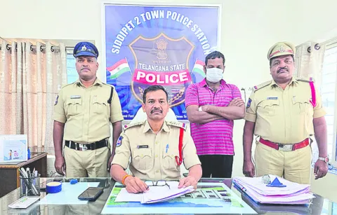 భార్యను హత్య చేసిన భర్త అరెస్టు