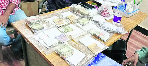 స్వాధీనం చేసుకున్న 
