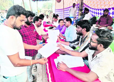 చకచకా పన్నుల వసూళ్లు