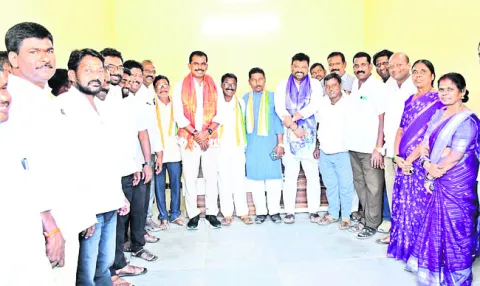 కాంగ్రెస్‌ అభ్యర్థులను గెలిపించాలి : ఎమ్మెల్యే 