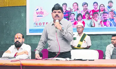 ఎన్నికల విధుల్లో నిర్లక్ష్యం తగదు