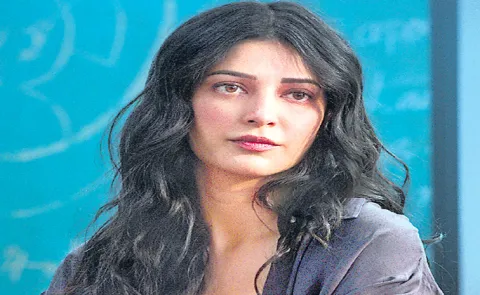 Shruti Haasan Aakasamlo Oka Tara First Look out on her birthday