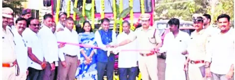 అగ్నిమాపక వాహనం ప్రారంభం 