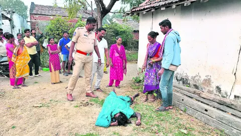 భార్యపై గొడ్డలితో దాడి