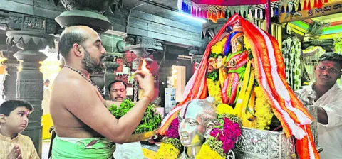 అప్పన్నకు ఆర్జిత సేవలు 
