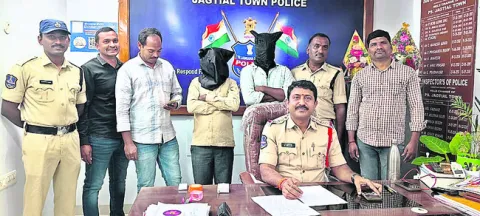 హత్య కేసులో ఇద్దరు నిందితుల అరెస్ట్‌