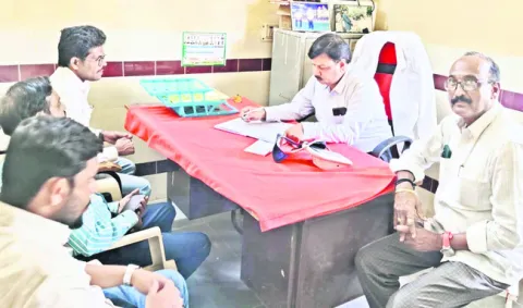 వైద్యసేవల్లో నిర్లక్ష్యం వహించొద్దు 