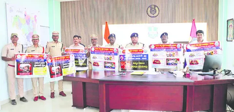 విద్యావంతులే సైబర్‌ బాధితులు