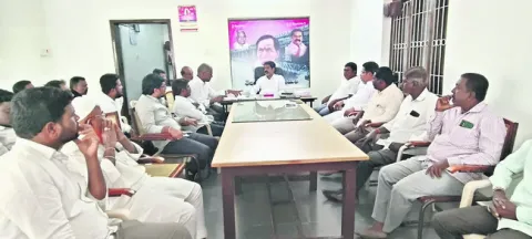 మున్సిపల్‌ ఎన్నికలకు సిద్ధంగా ఉండాలి 