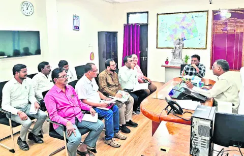 మున్సిపల్‌ ఎన్నికలకు సిద్ధంగా ఉండాలి