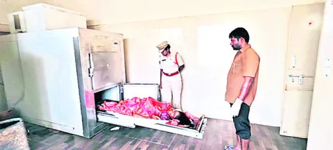 బైక్‌ ఢీకొని మహిళ మృతి 