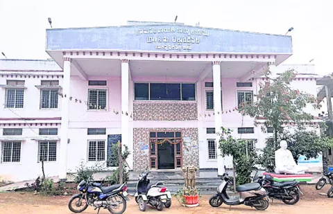 బిల్లుల పంచాయితీ