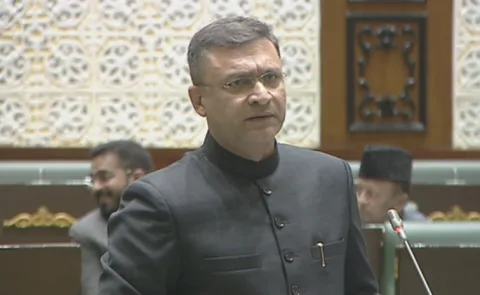 MIM MLA Akbaruddin Owaisi Sensational Comments On Contractors