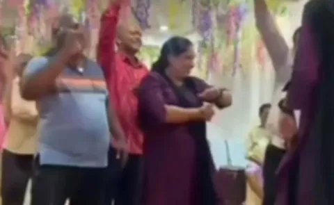 శ్రీశైలం దేవస్థానంలో డ్యాన్సులు