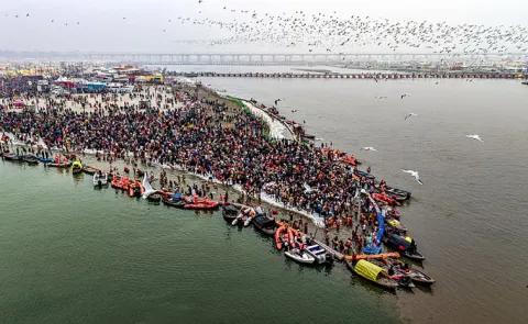 Lakhs bathe in freezing Sangam waters as Magh Mela