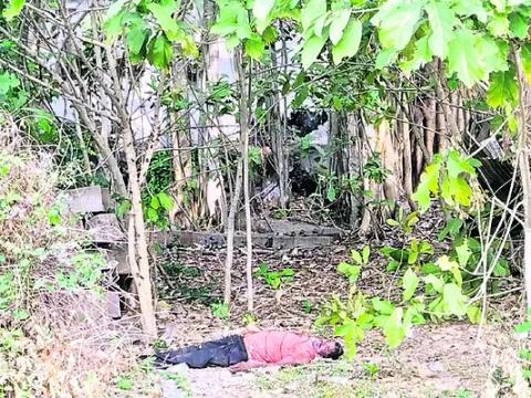 రైల్వే స్టేషన్‌ ఆవరణలో వ్యక్తి మృతి 