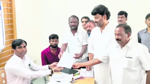 నామినేషన్ల జోరు 