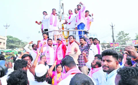 తాటాకు చప్పుళ్లకు భయపడేవారు లేరు