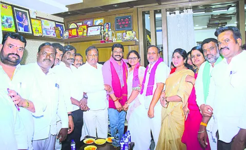 వెనకబాటుకు కారణం వారే 