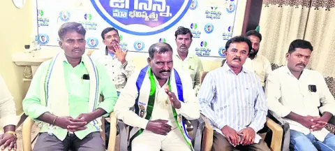 రాజూ.. నీ స్థాయి తెలుసుకుని మాట్లాడు 