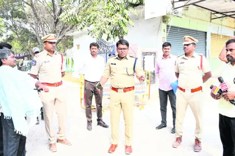 జిల్లాలో 4 చెక్‌పోస్టుల ఏర్పాటు: ఎస్పీ