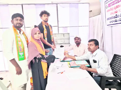 రెండో రోజు 124 నామినేషన్లు 