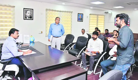 ఇసుక అక్రమ రవాణాపై ఉక్కుపాదం మోపాలి 