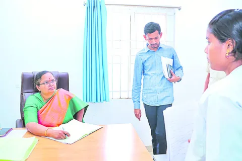 విధులపై నిర్లక్ష్యం వహిస్తే చర్యలు 