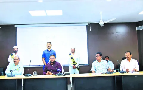 పోలింగ్‌ నిర్వహణ బాధ్యత పీఓలదే