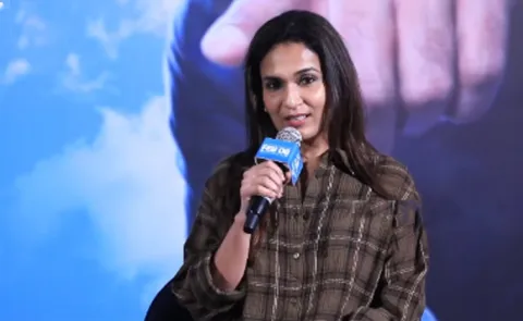 Soundarya Rajinikanth responds on rajinikanth politcal entry 4