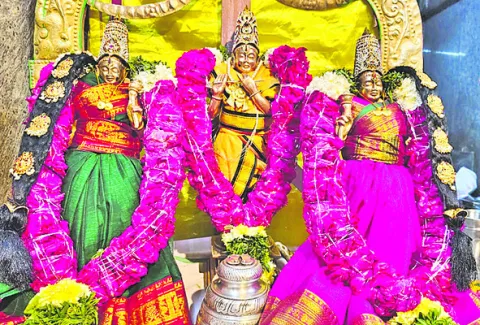 అంగరంగ వైభవంగా బ్రహ్మోత్సవాలు