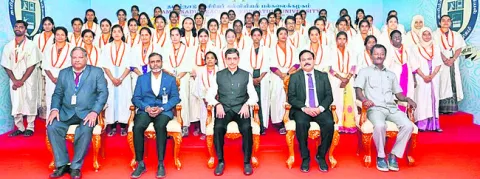 ఘనంగా స్నాతకోత్సవం 
