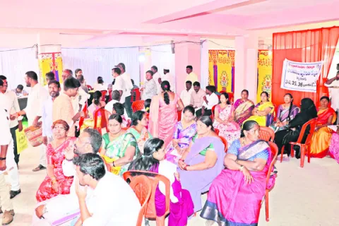 77 వార్డులు..525 నామినేషన్లు 