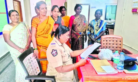 డ్వాక్రా మహిళకు టోకరా 