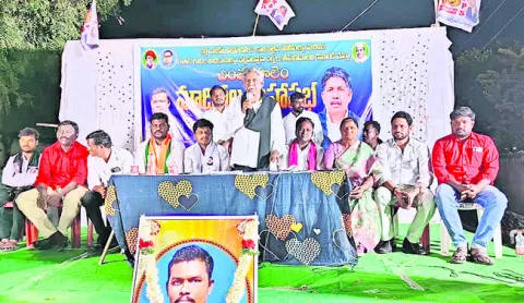 రాజేష్‌ మృతిపై మంత్రి మౌనం వీడాలి