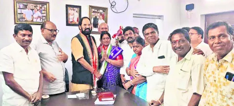 మంత్రి సమక్షంలో కాంగ్రెస్‌లోకి