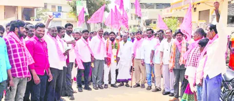 మున్సిపల్‌ బరిలో  మాజీ ఎమ్మెల్యే తనయుడు 