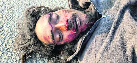 రోడ్డు ప్రమాదంలో గుర్తు తెలియని వ్యక్తి మృతి
