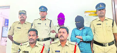 మహిళ ముక్కు కోసిన ఇద్దరు అరెస్టు 