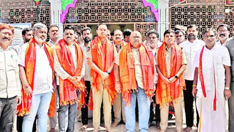 గంగమ్మ సన్నిధిలో డీఐజీ