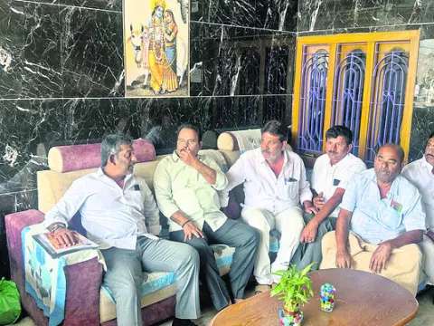 యూరియా అడిగితే కొడతారా..?