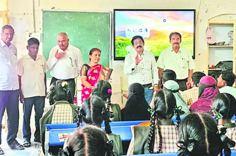 పదిలో ఉత్తమ ఫలితాలకు కృషి చేయాలి 