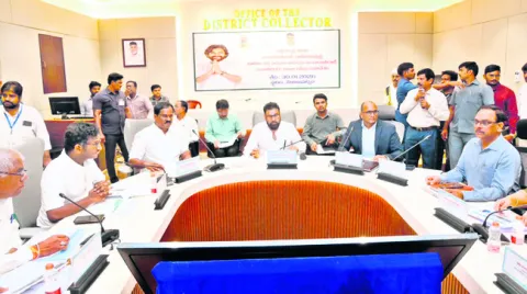 ఉత్తరాంధ్ర అభివృద్ధిపై డిప్యూటీ సీఎం సమీక్ష