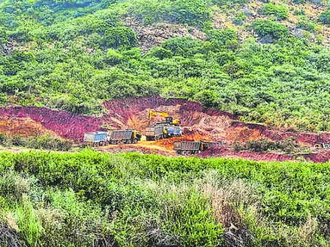 సత్తెనపల్లి నియోజకవర్గానికి చెందిన ఇద్దరు షాడో ఎమ్మెల్య