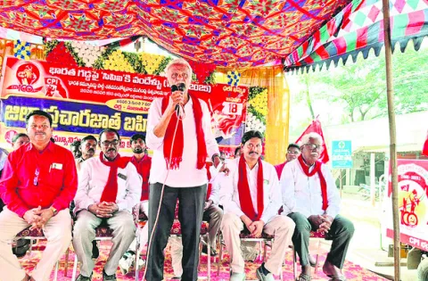 ఉద్యమాలతోనే సమస్యల పరిష్కారం