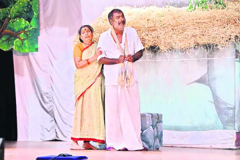 ఆకట్టుకున్న కథానాటిక పోటీలు 