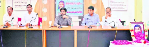 గొప్ప సంఘ సంస్కర్త సావిత్రిబాయి పూలే 